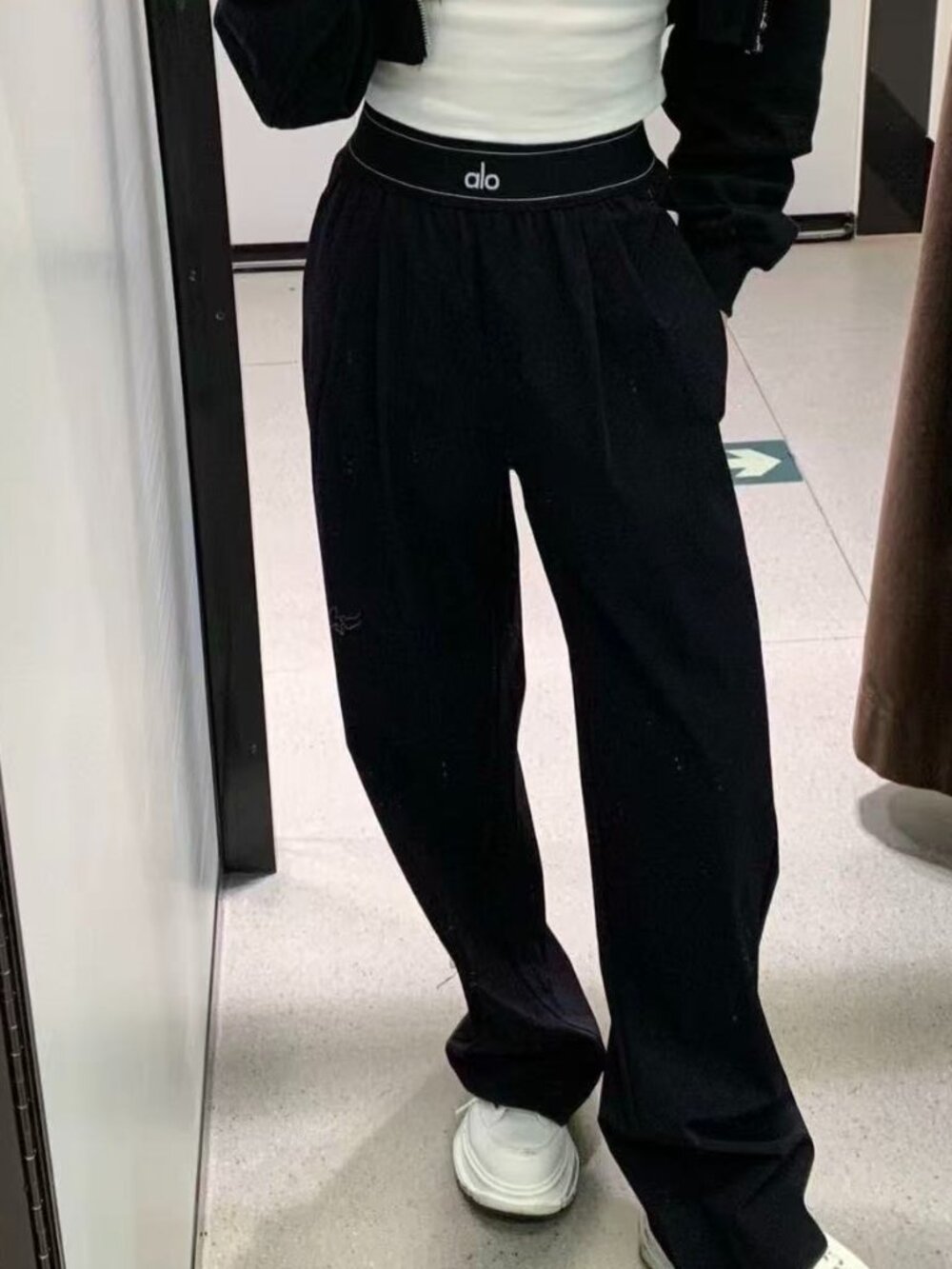 ✨ALO Yoga Relaxed Fit Suit Pants🔥 Regular 30”